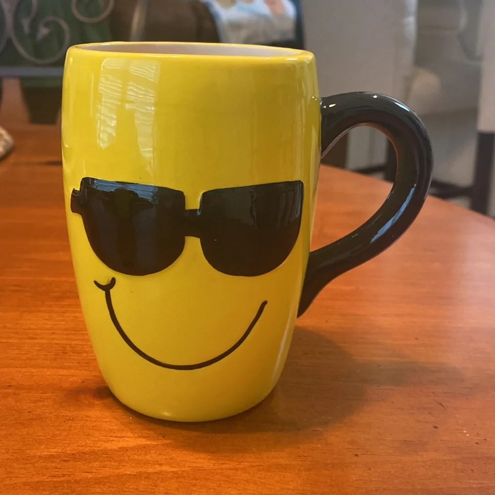 Cracker Barrel Smiley His & Her Yellow/Black Coffee Mugs - Set of 2 - SO CUTE 😎 - Picture 2 of 14